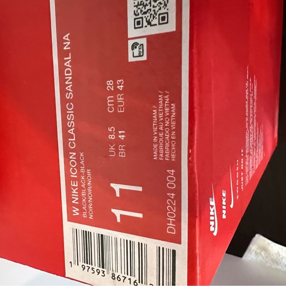 Nike Black Platform Sandals with Adjustable Straps - Picture 5 of 5